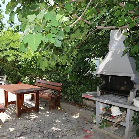 Apartment Brusic Ana *